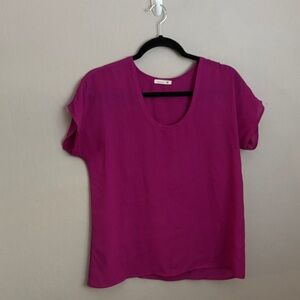 Soprano Fuchsia Short Sleeve Top size small